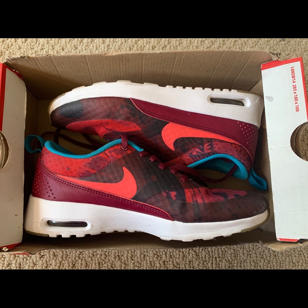 CUTE NIKES!